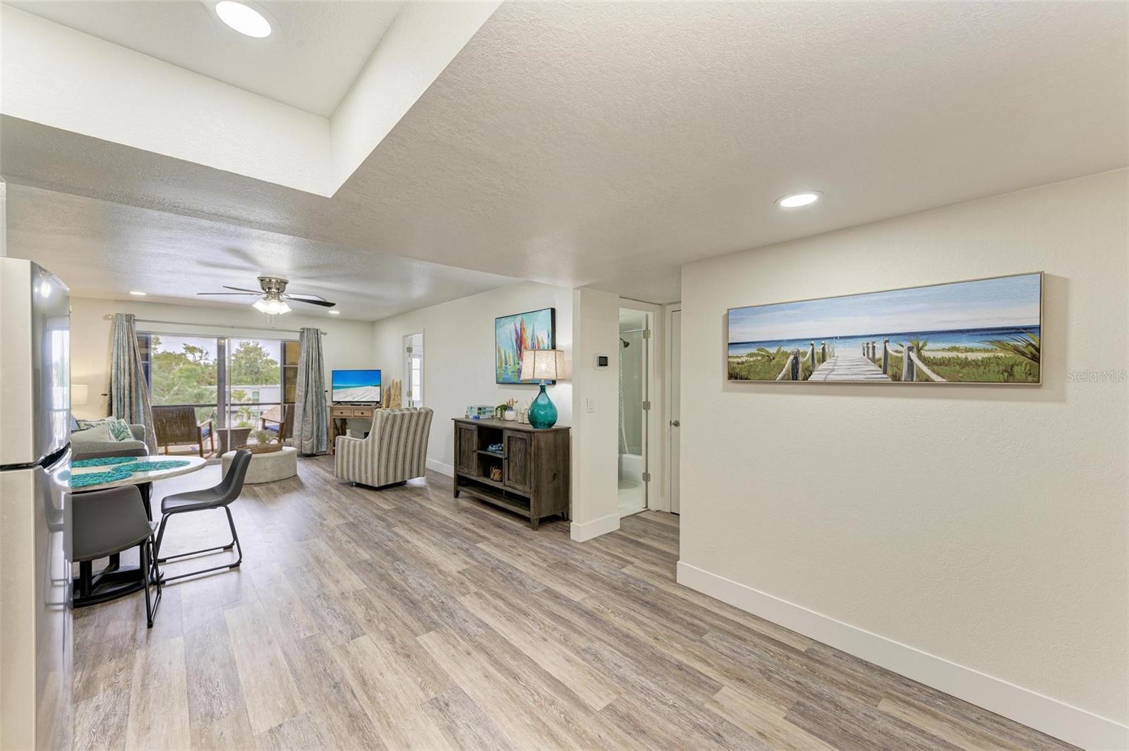 6470 HOLLYWOOD BLVD #307