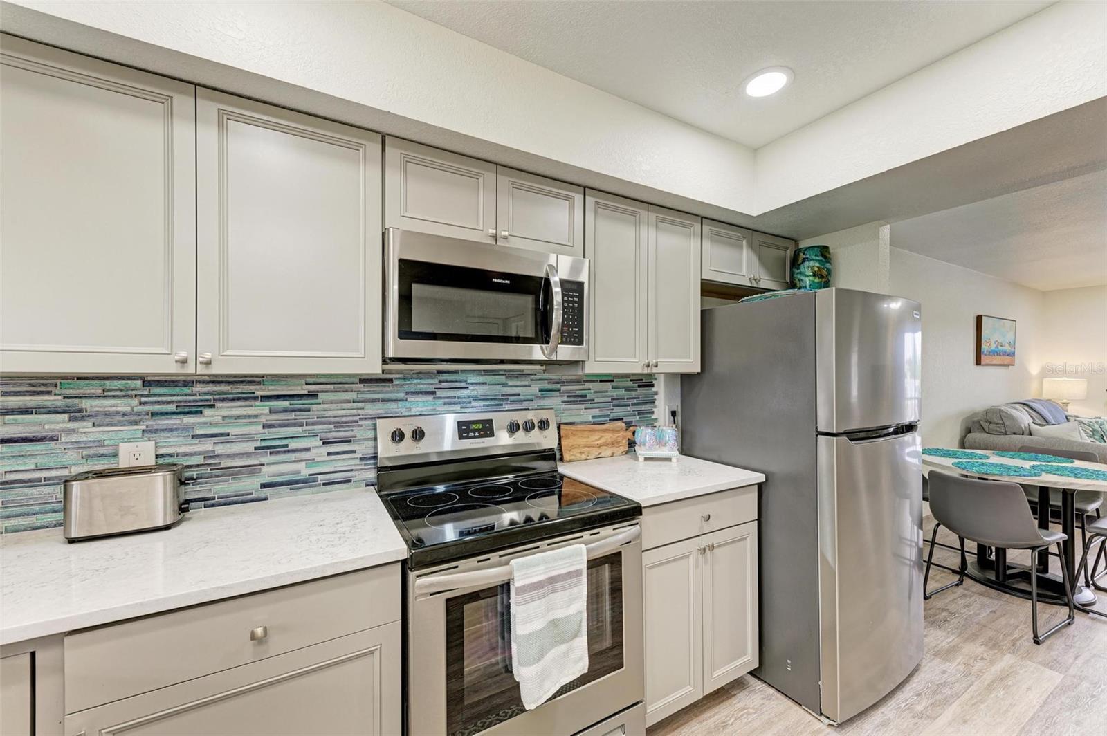 6470 HOLLYWOOD BLVD #307