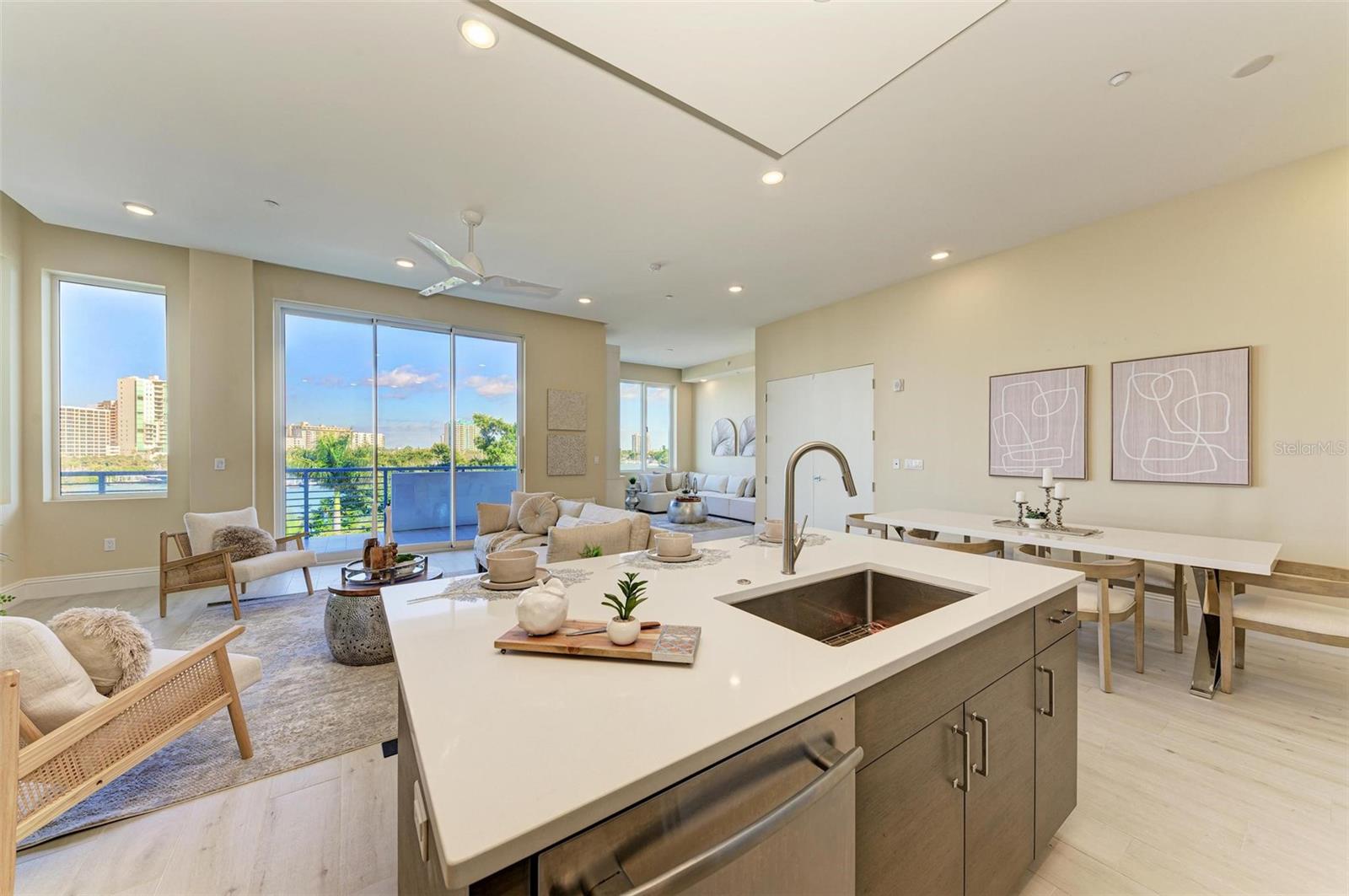 609 GOLDEN GATE PT #402