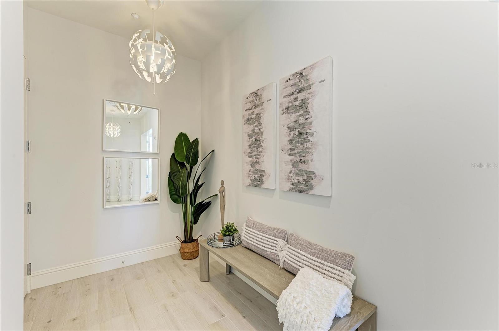 609 GOLDEN GATE PT #402