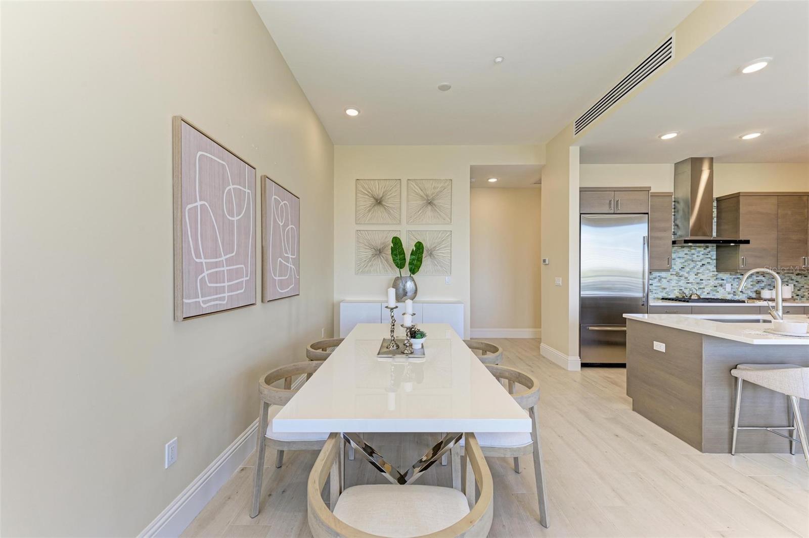 609 GOLDEN GATE PT #402