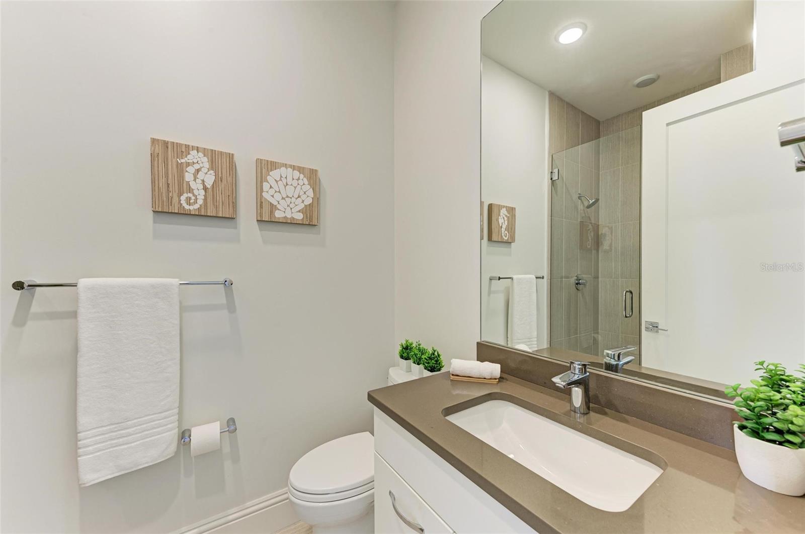 609 GOLDEN GATE PT #402