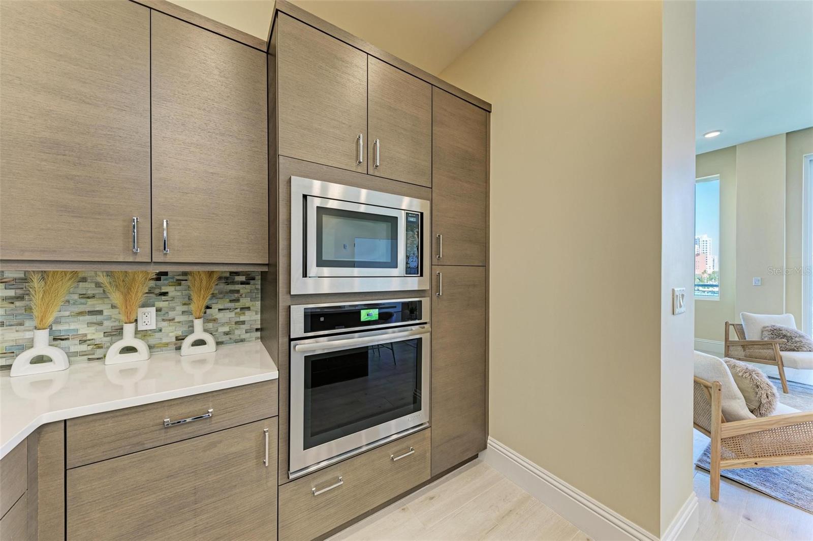 609 GOLDEN GATE PT #402