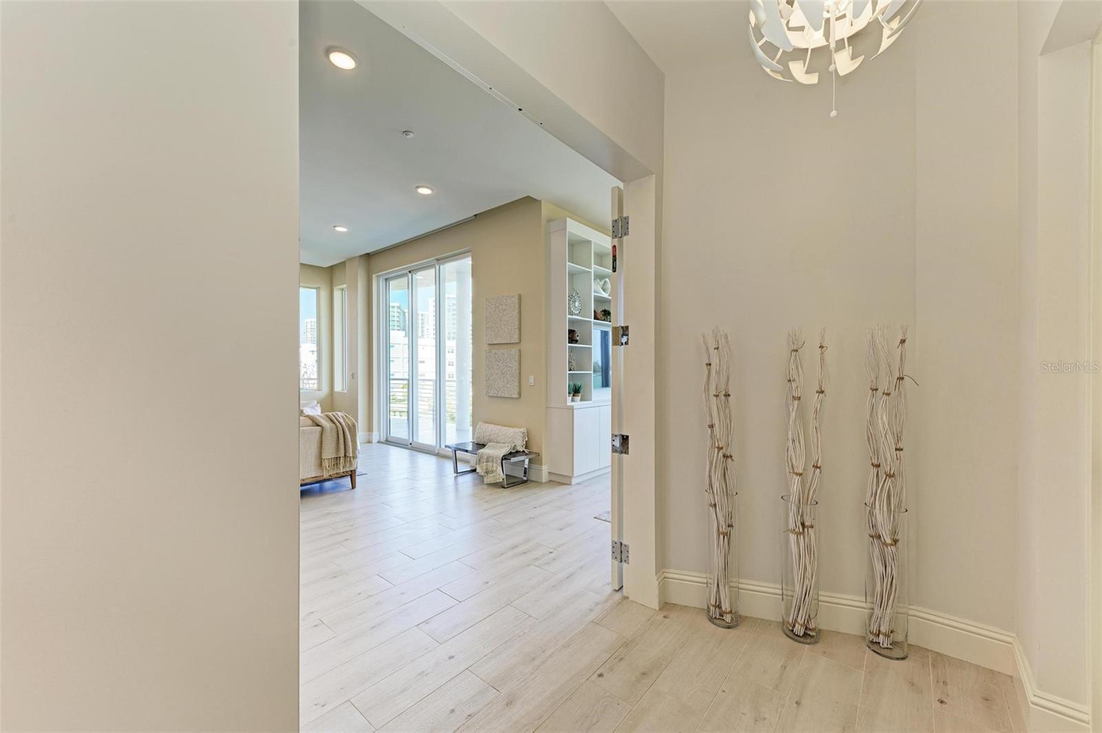 609 GOLDEN GATE PT #402