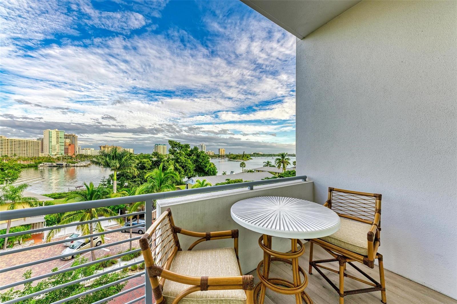 609 GOLDEN GATE PT #402