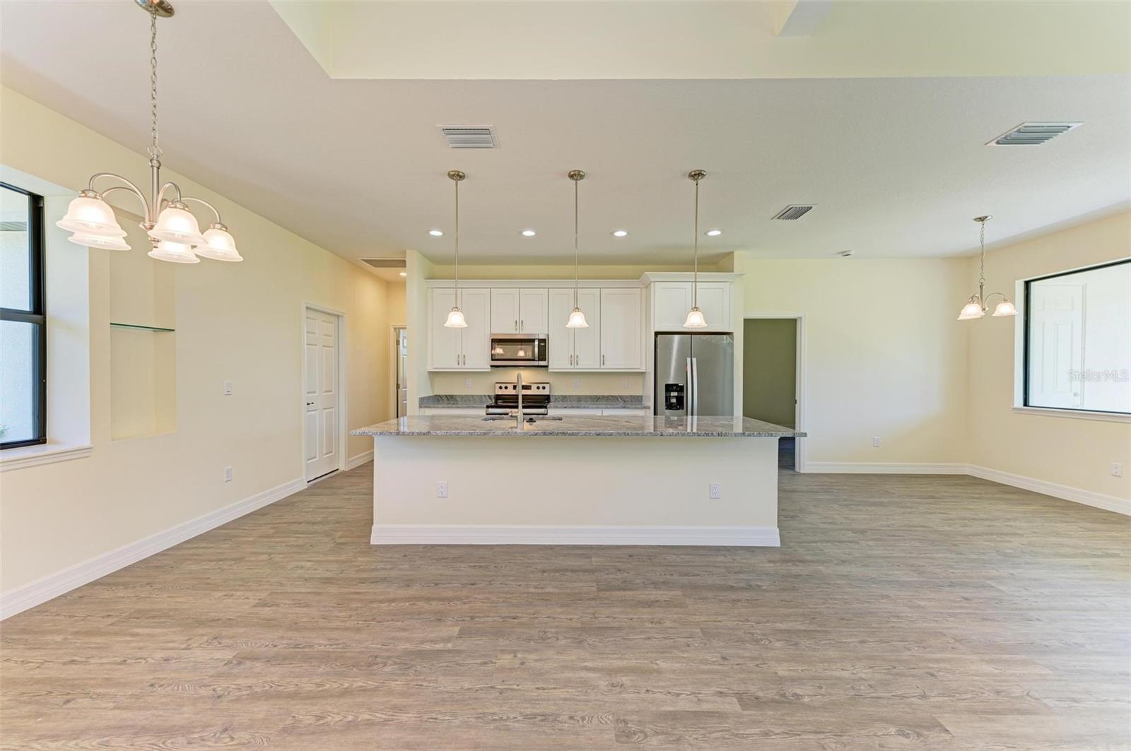 2532 S CRANBERRY