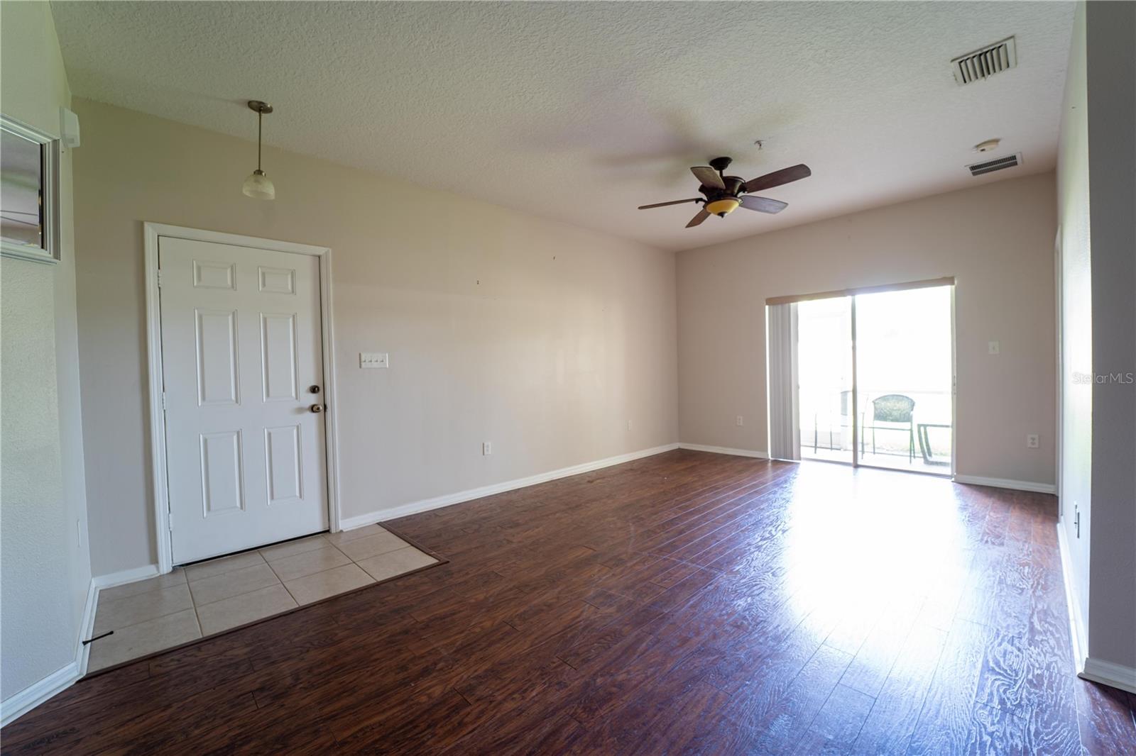 3473 PARKRIDGE CIR #17-101