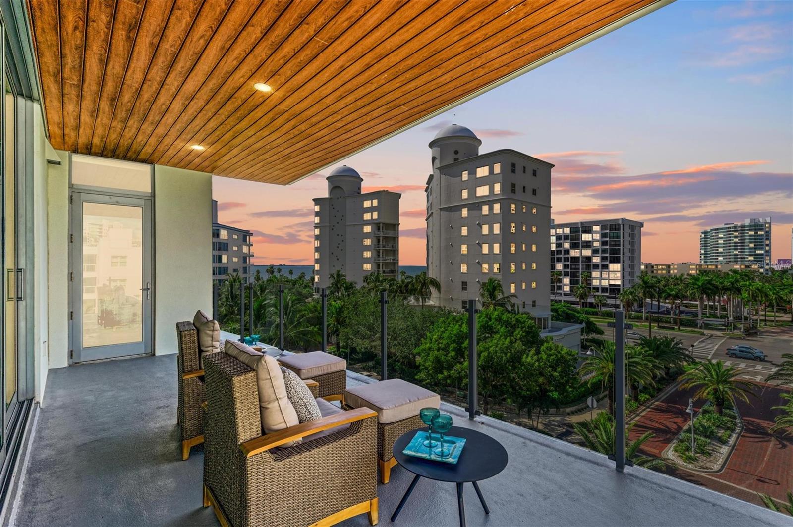 111 GOLDEN GATE PT #402