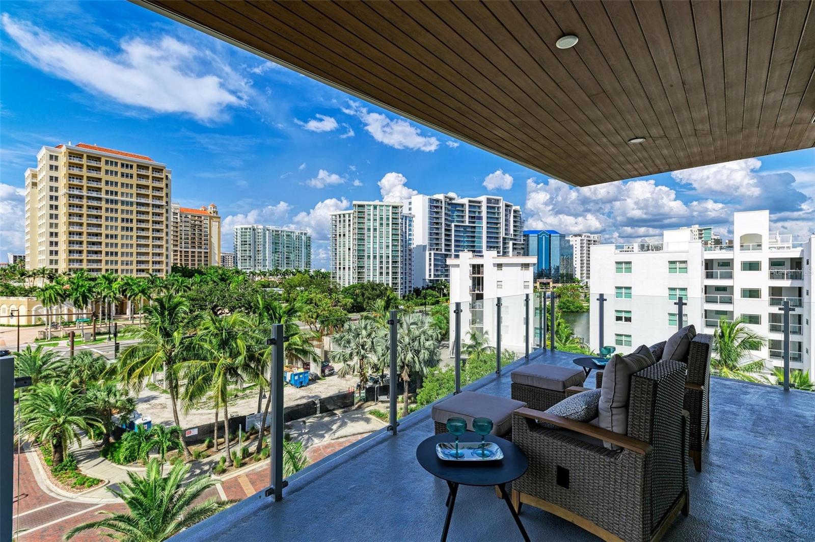 111 GOLDEN GATE PT #402