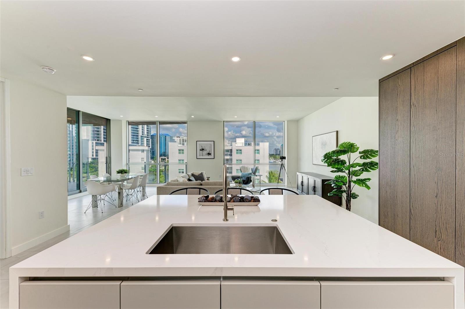 111 GOLDEN GATE PT #402