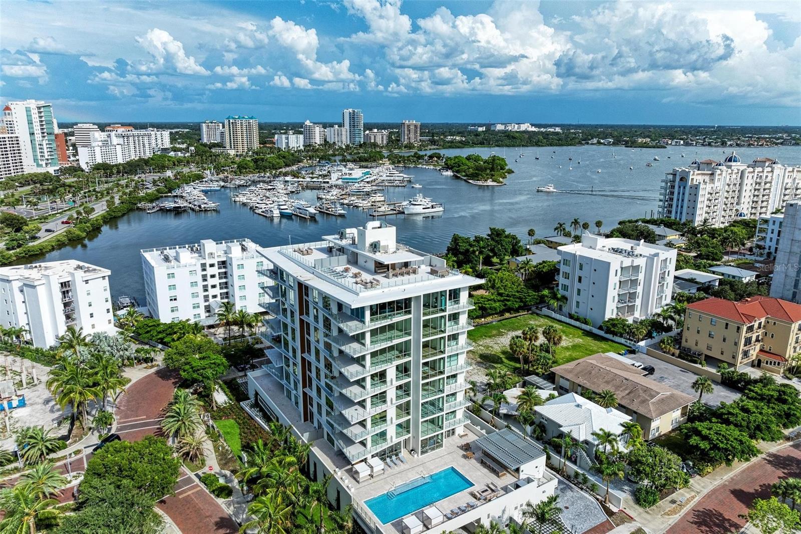 111 GOLDEN GATE PT #402