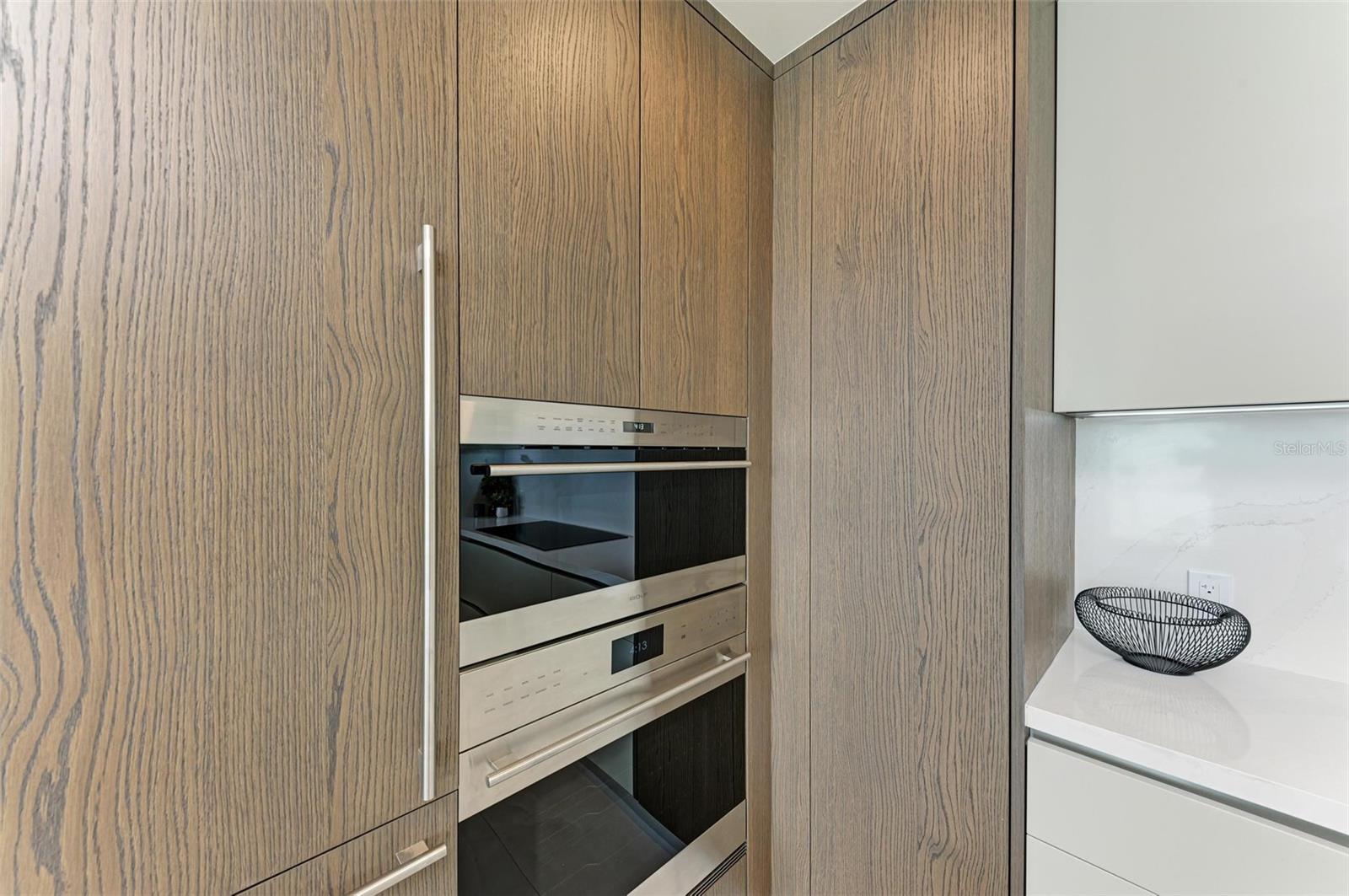 111 GOLDEN GATE PT #402