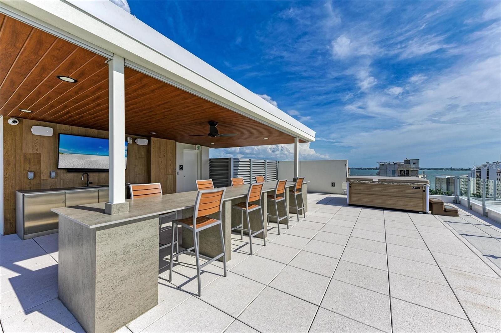 111 GOLDEN GATE PT #402