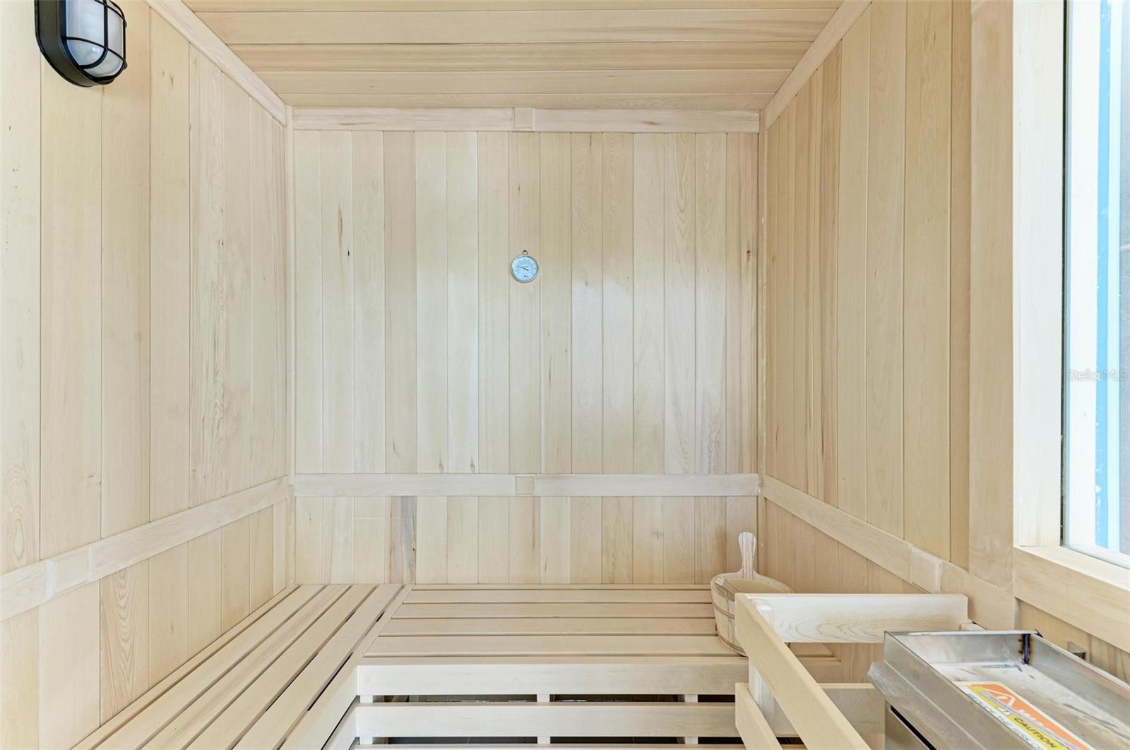 111 GOLDEN GATE PT #402