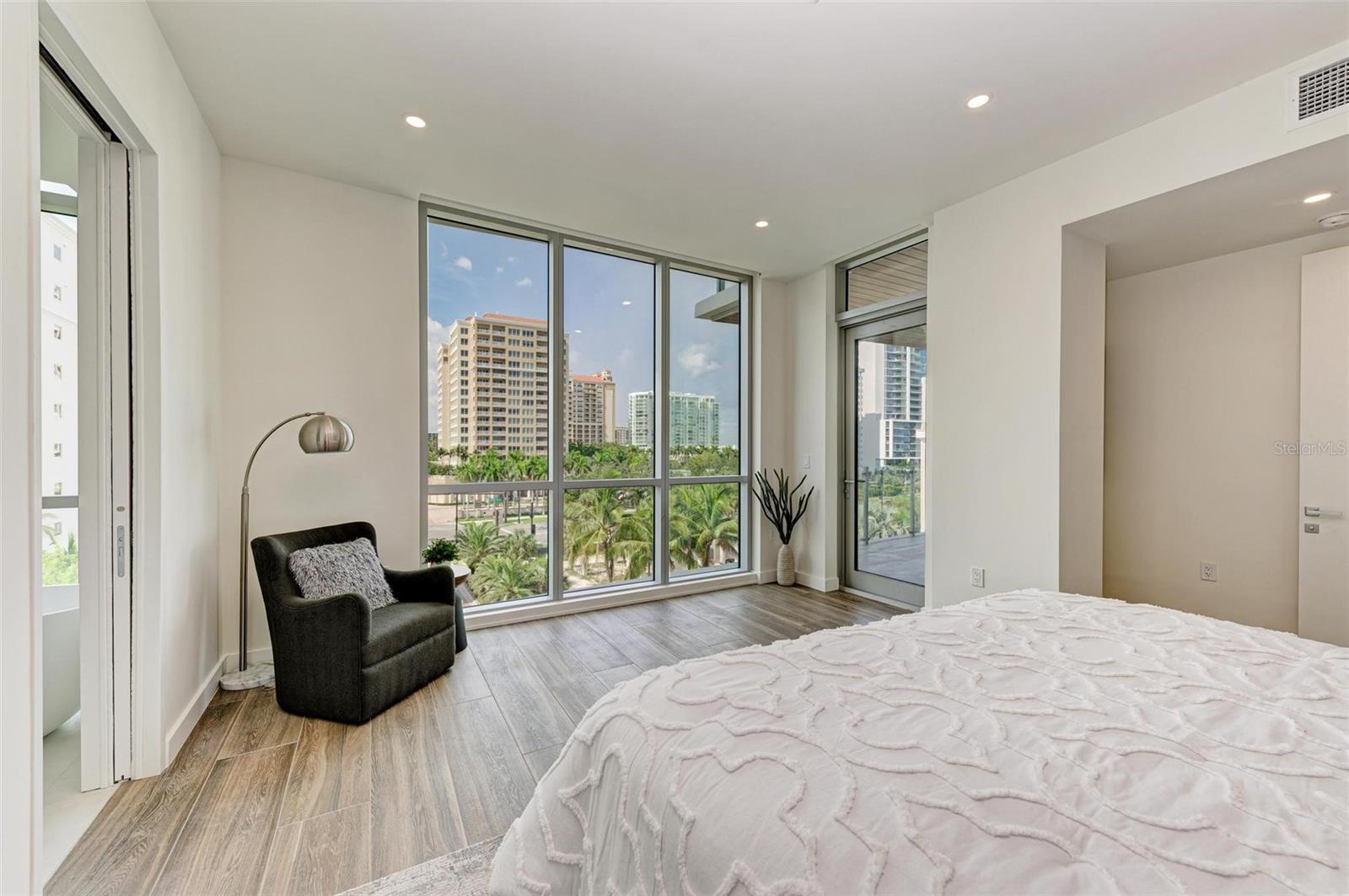 111 GOLDEN GATE PT #402