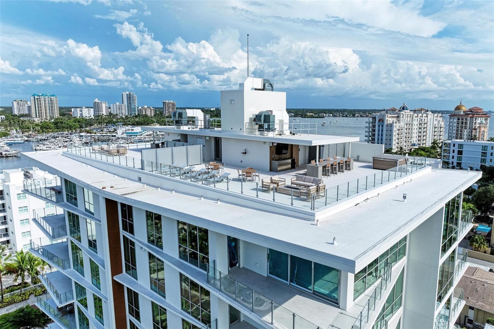 111 GOLDEN GATE PT #402