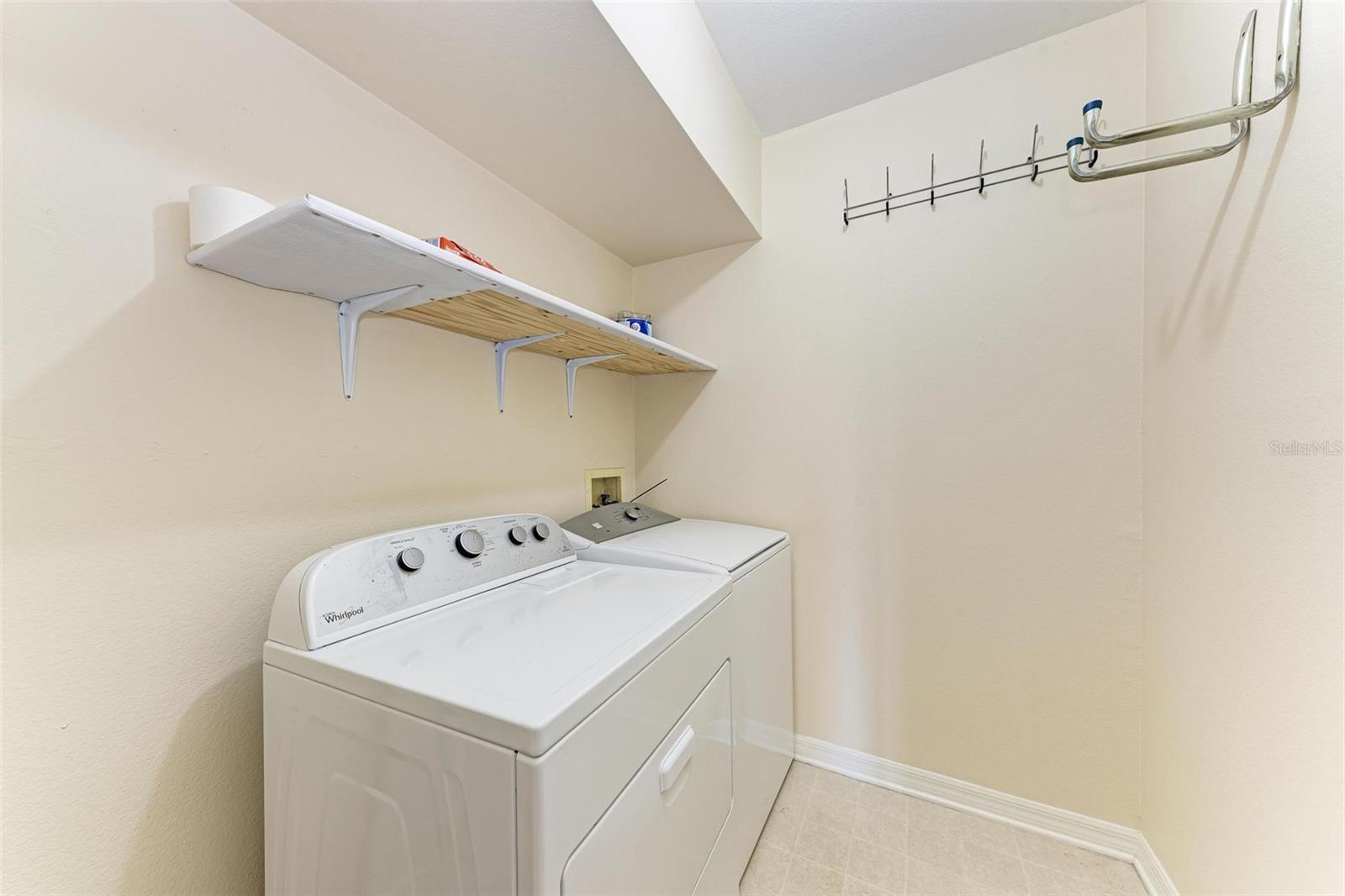 1195 VILLAGIO CIR #201