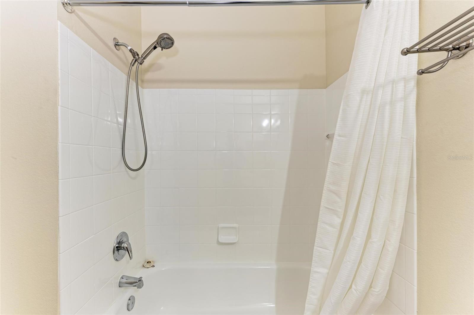 1195 VILLAGIO CIR #201