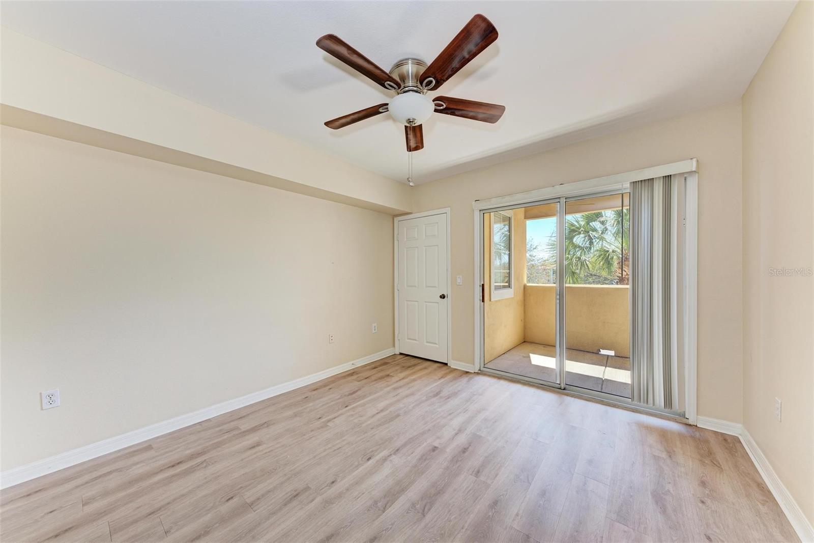 1195 VILLAGIO CIR #201