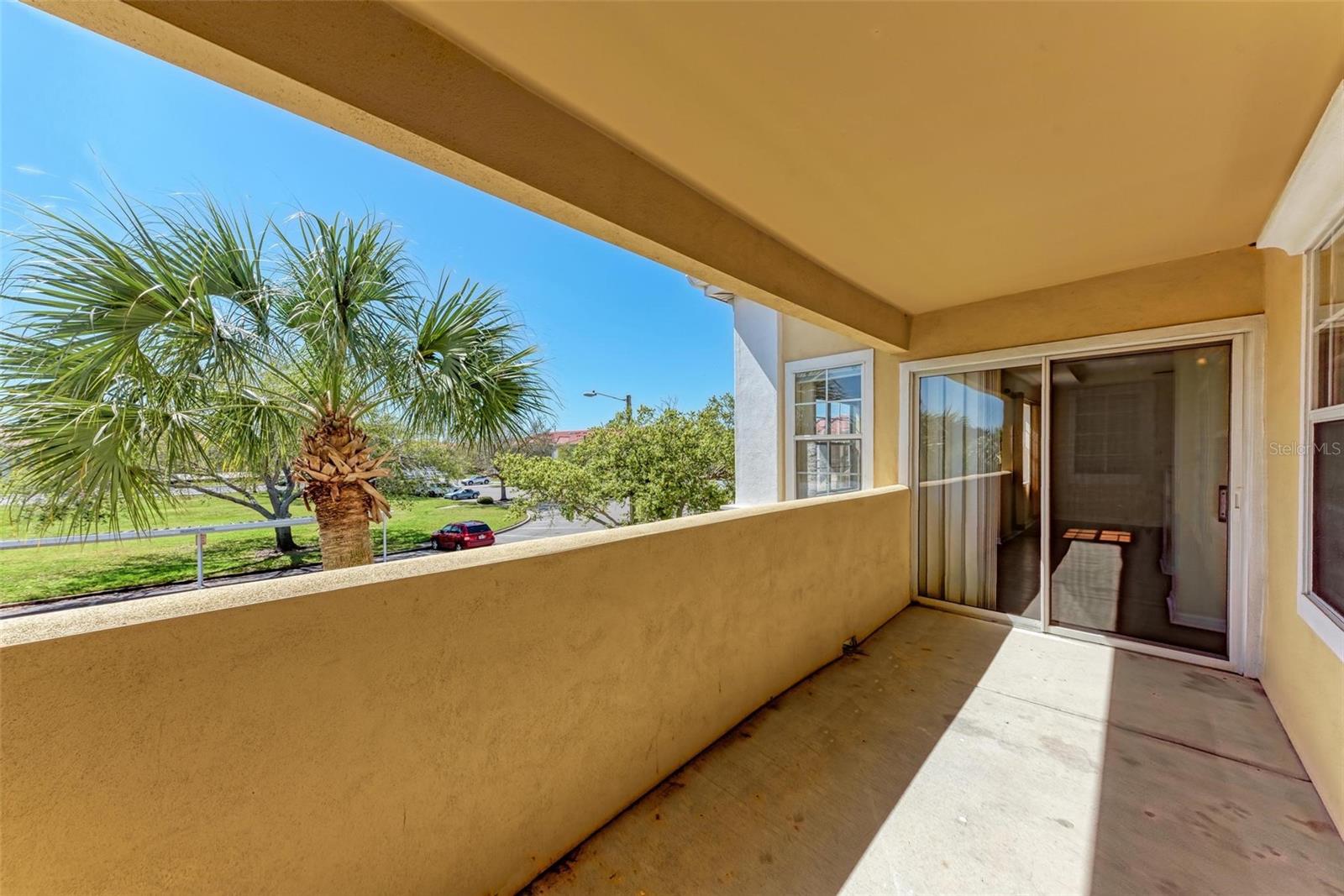 1195 VILLAGIO CIR #201