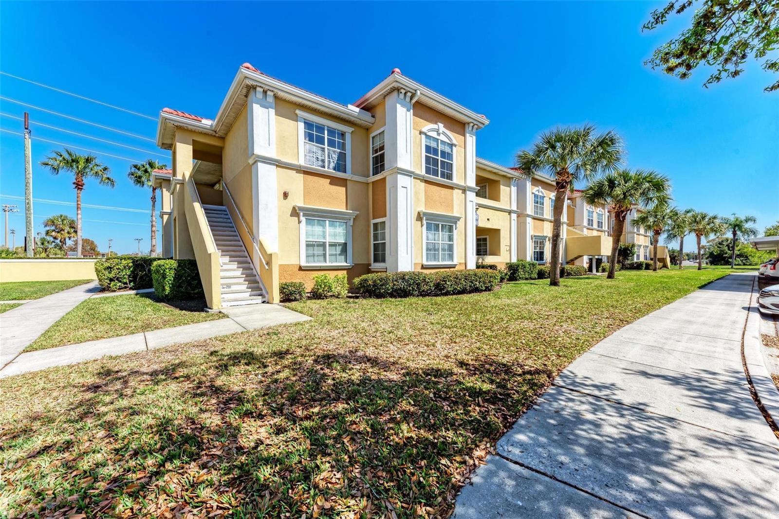 1195 VILLAGIO CIR #201