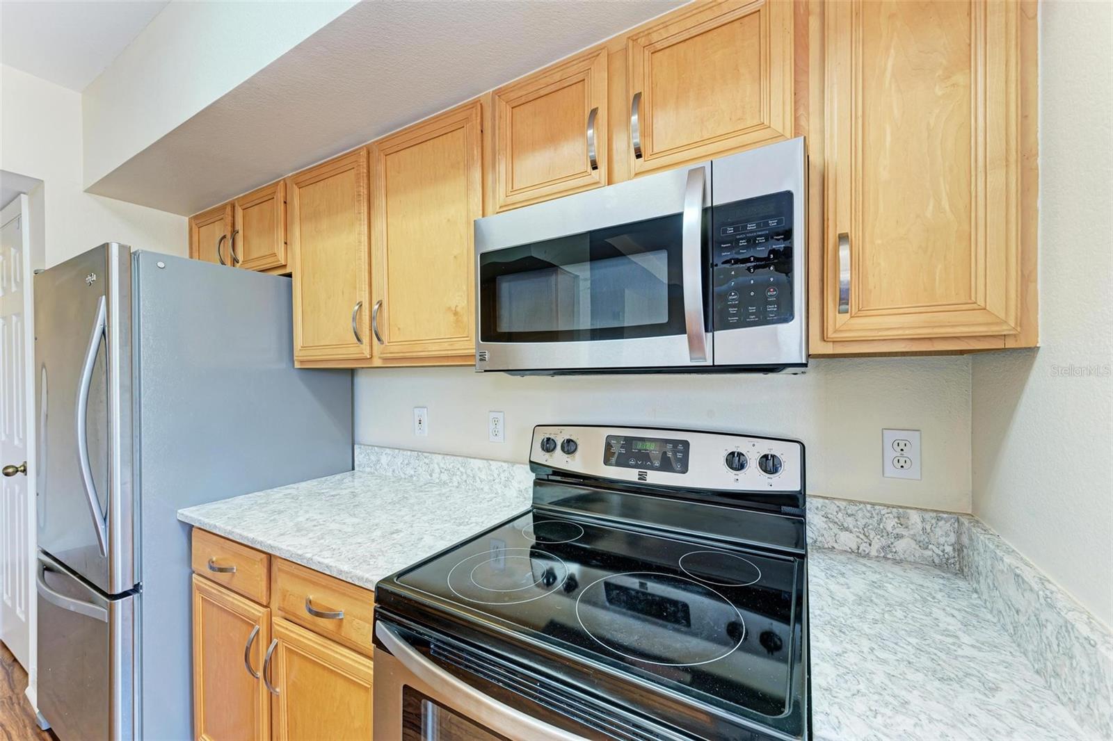 1195 VILLAGIO CIR #201