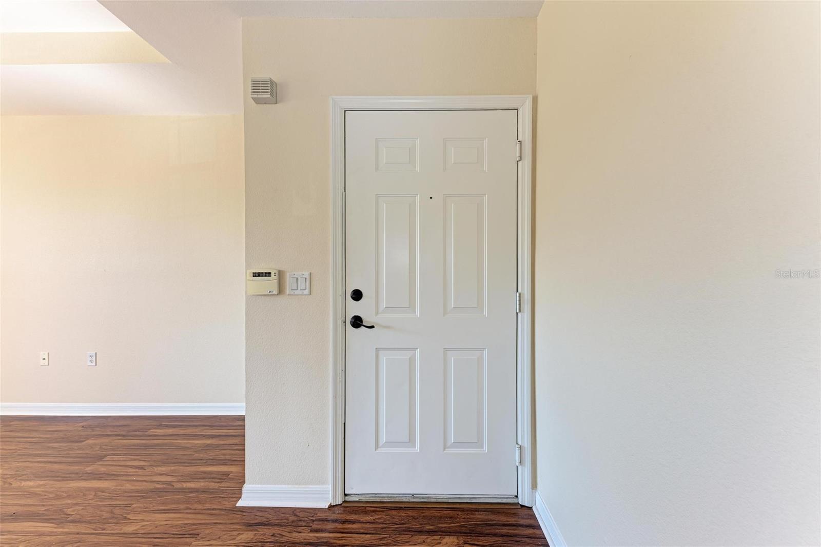 1195 VILLAGIO CIR #201