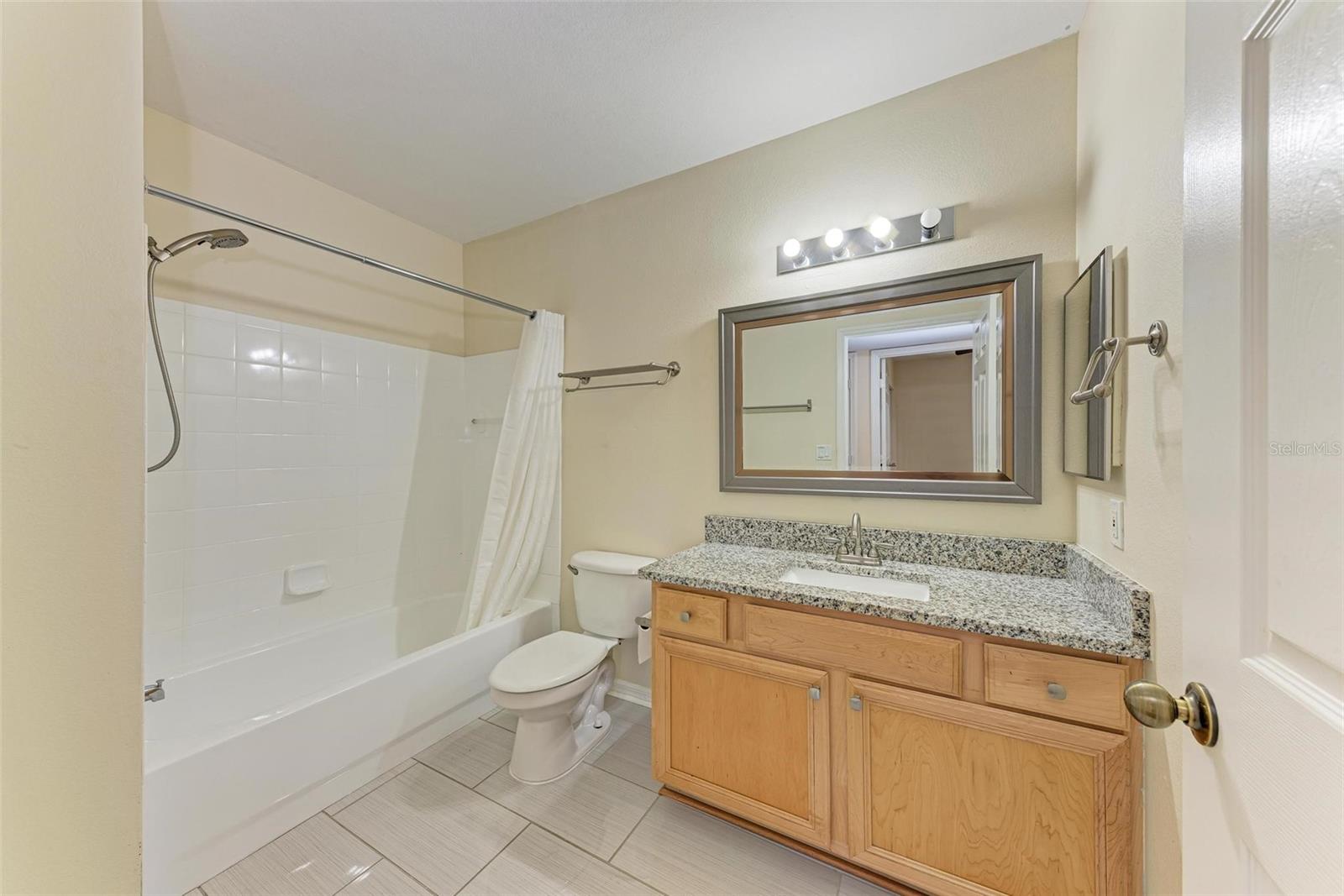 1195 VILLAGIO CIR #201