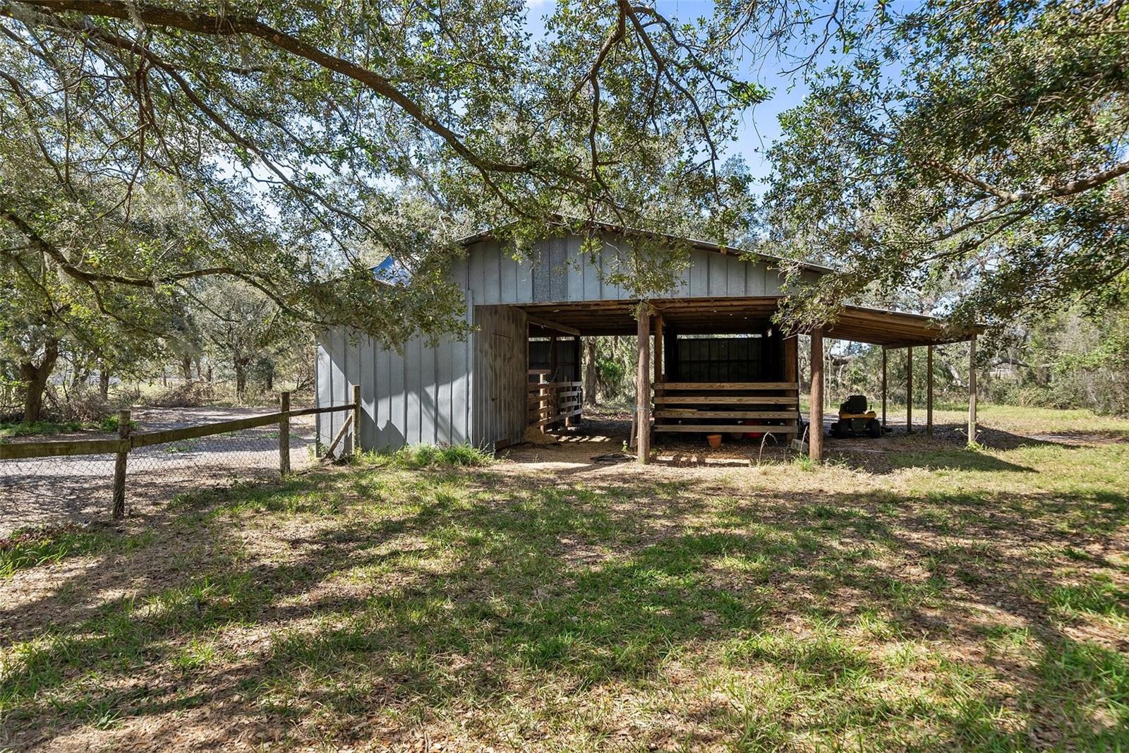 1510 LENA LN