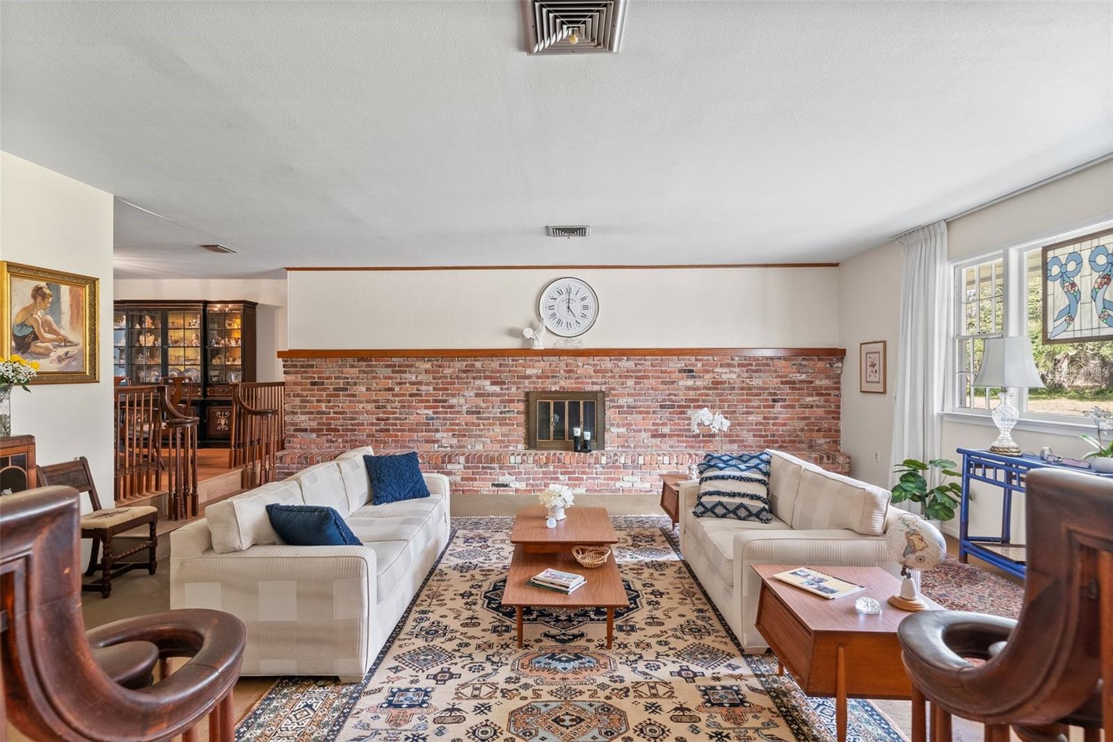 1510 LENA LN