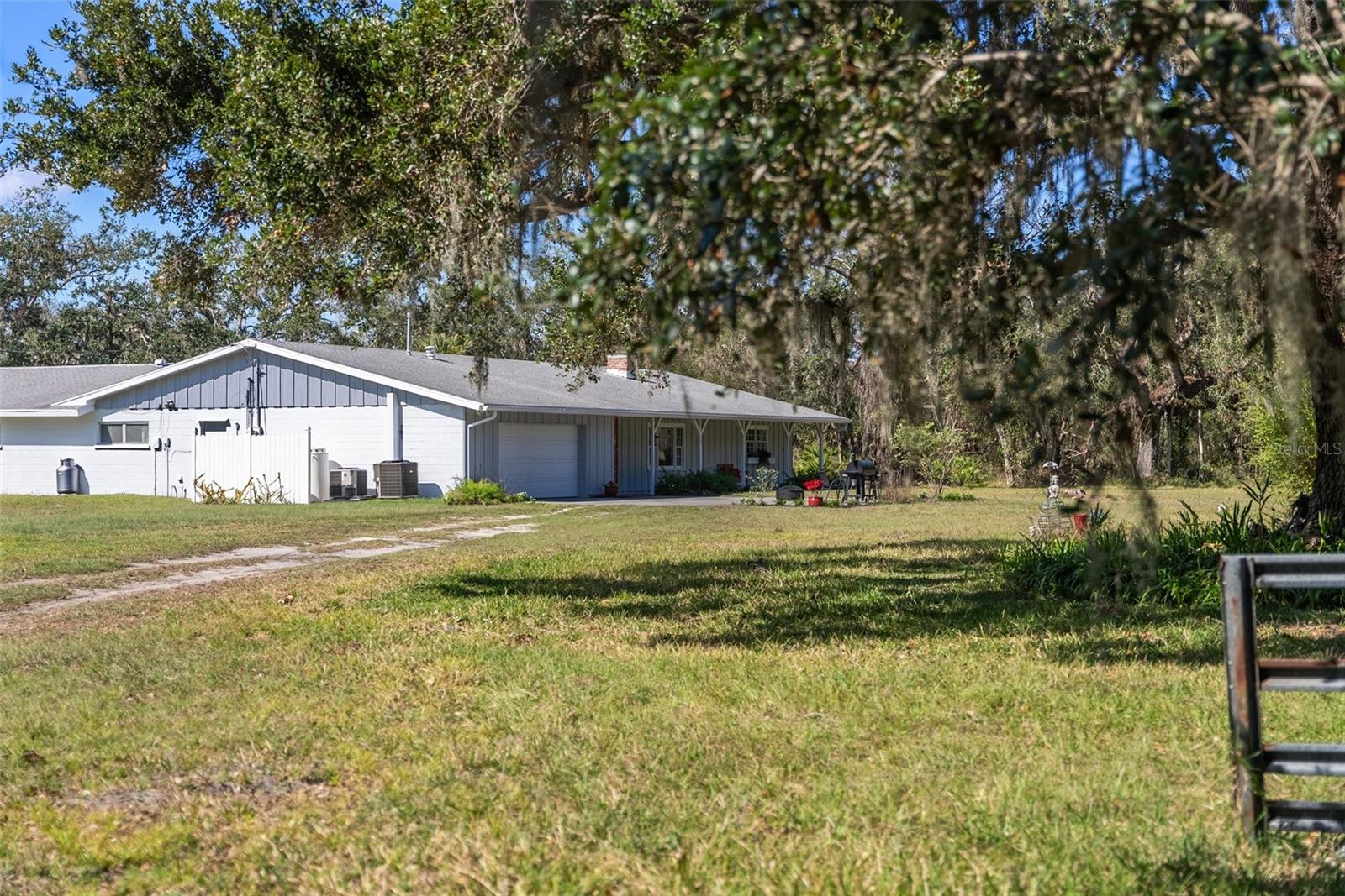 1510 LENA LN