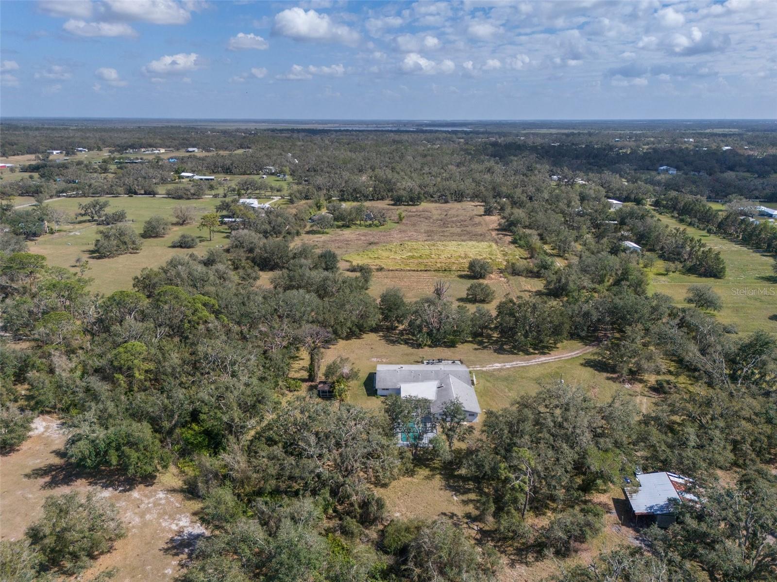 1510 LENA LN