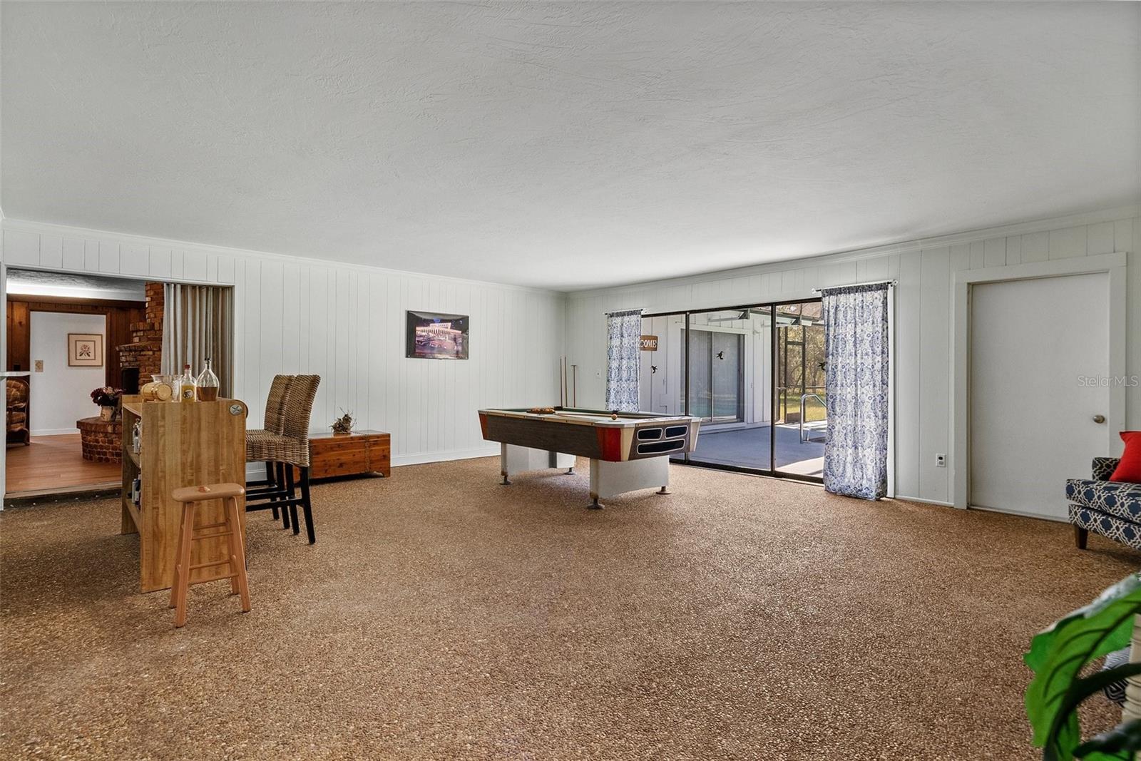 1510 LENA LN