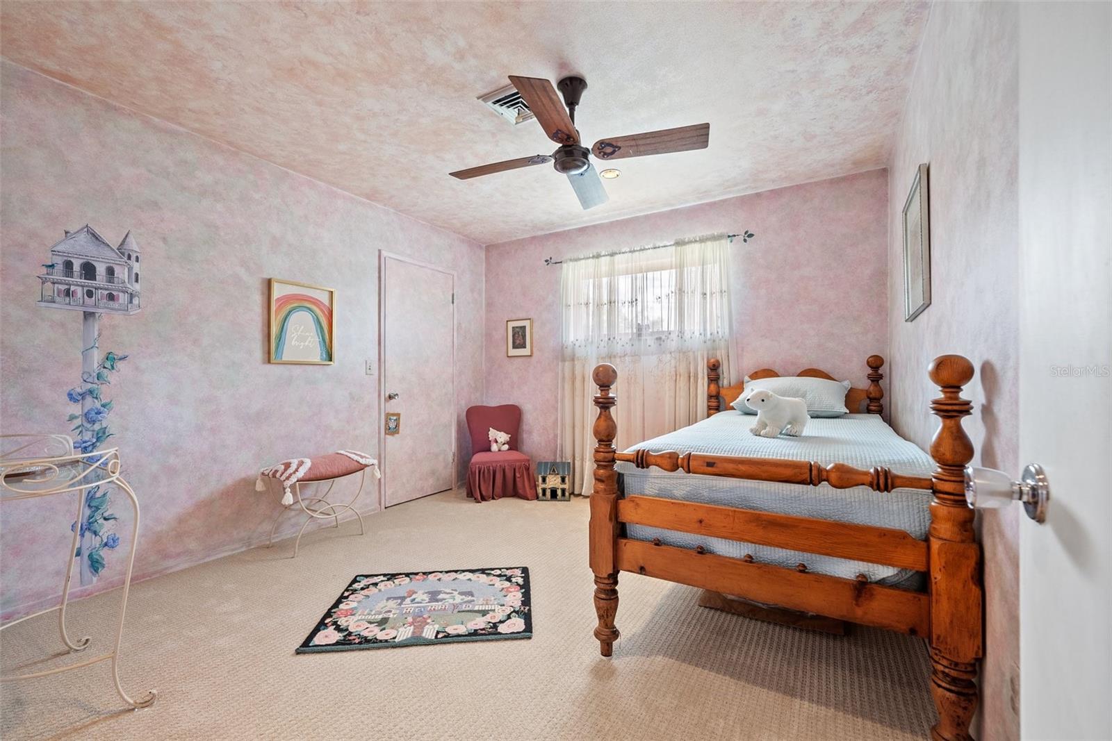 1510 LENA LN