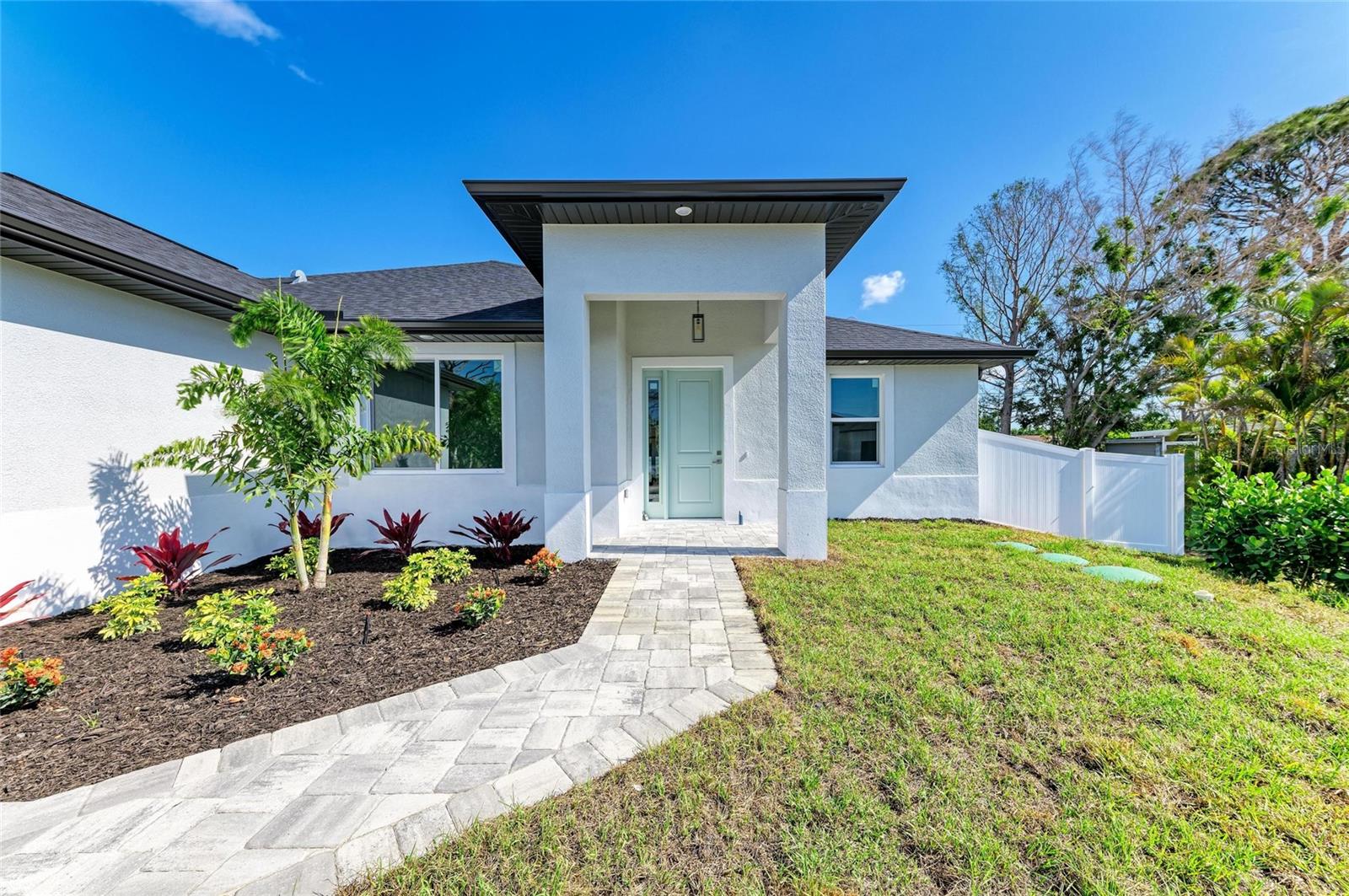 380 HOLLY RD