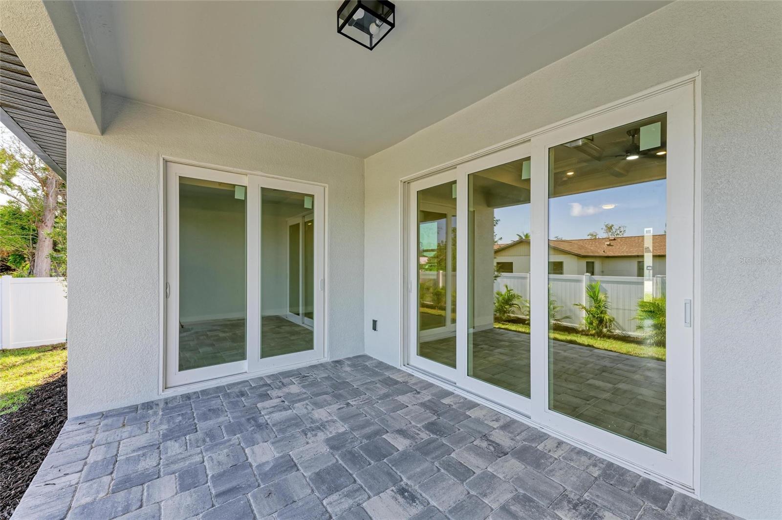 380 HOLLY RD