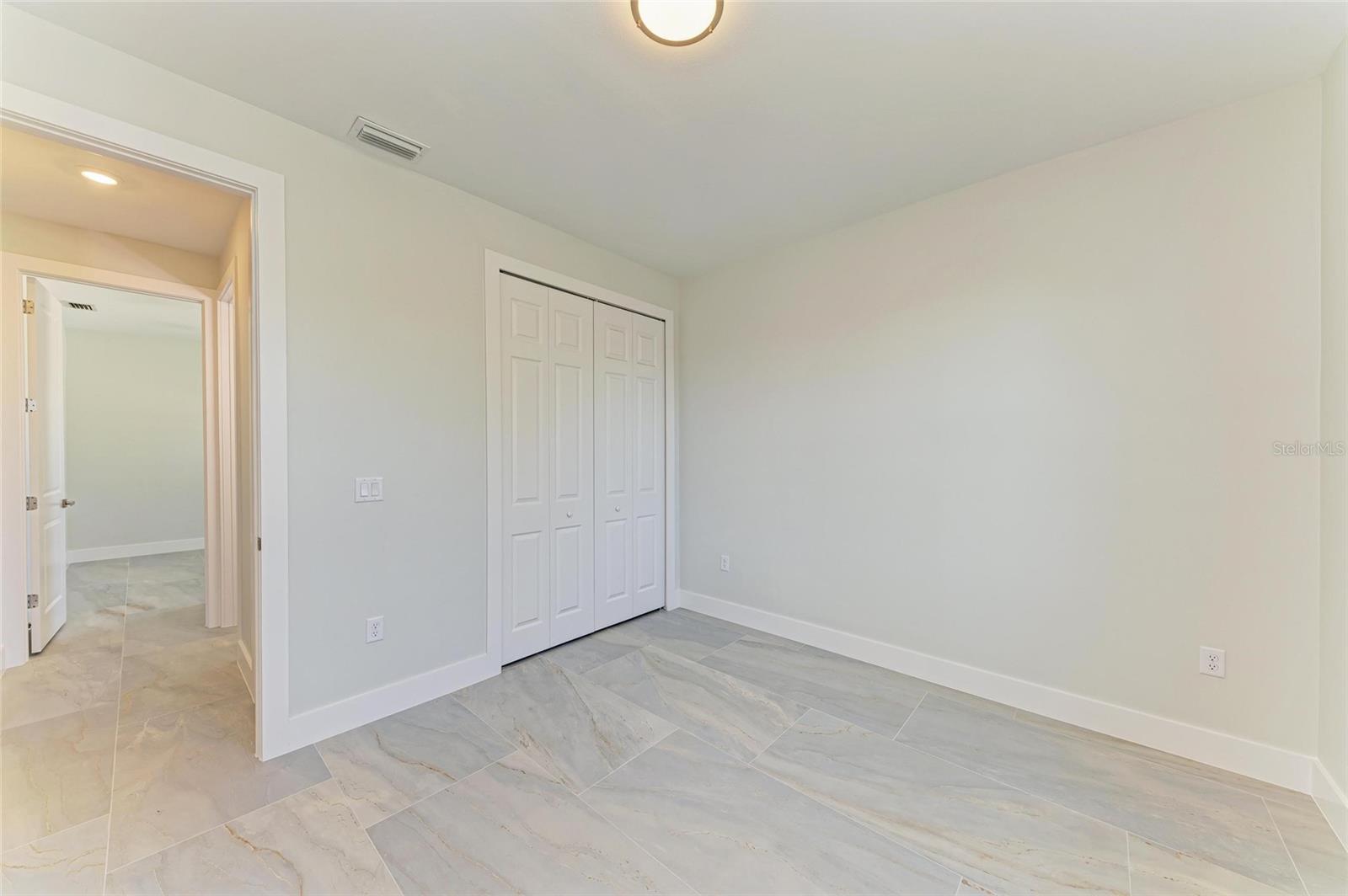 380 HOLLY RD