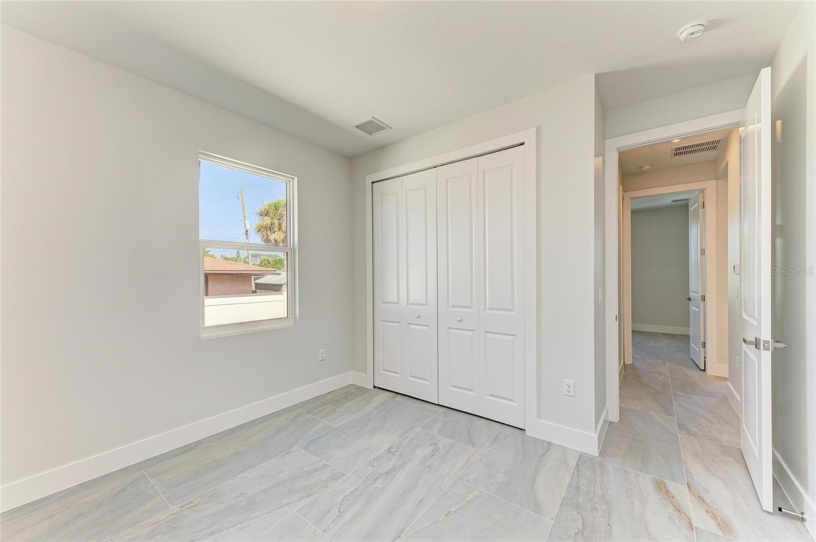 380 HOLLY RD