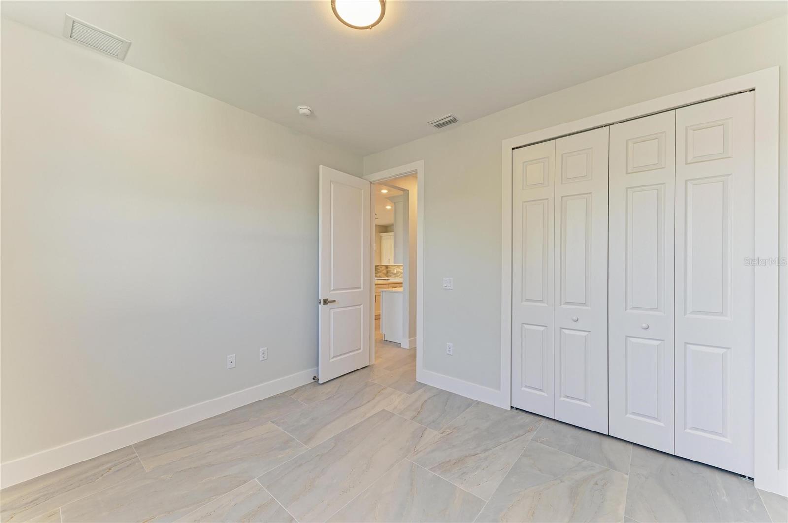 380 HOLLY RD