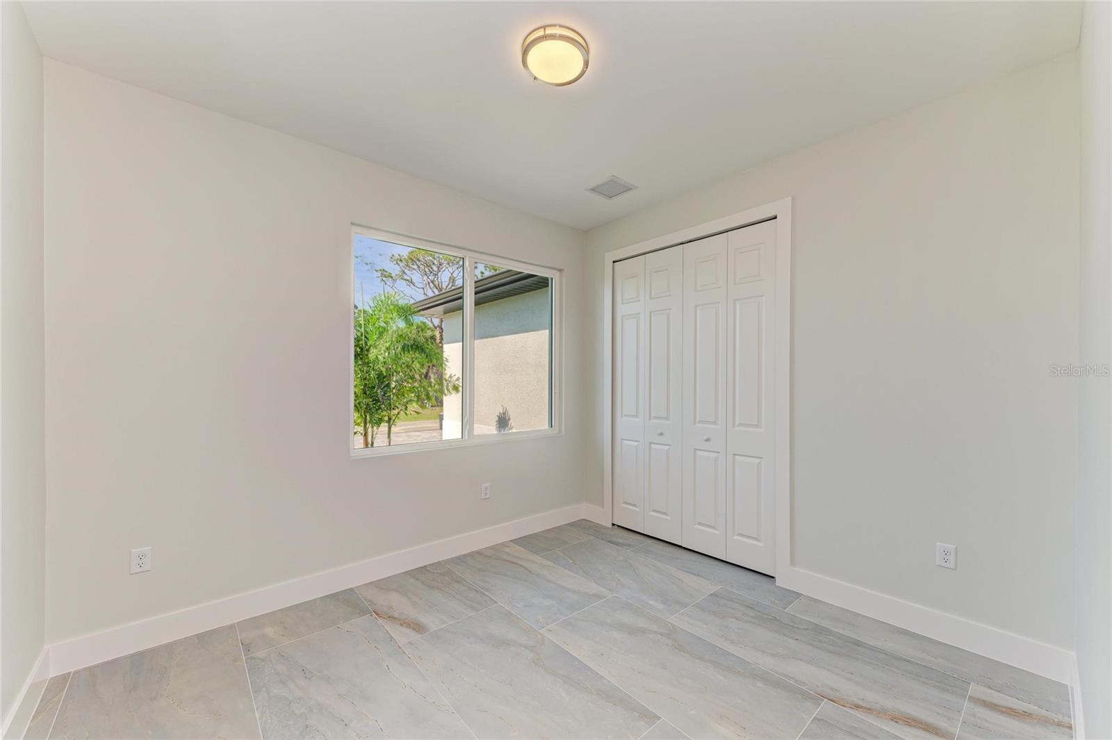 380 HOLLY RD