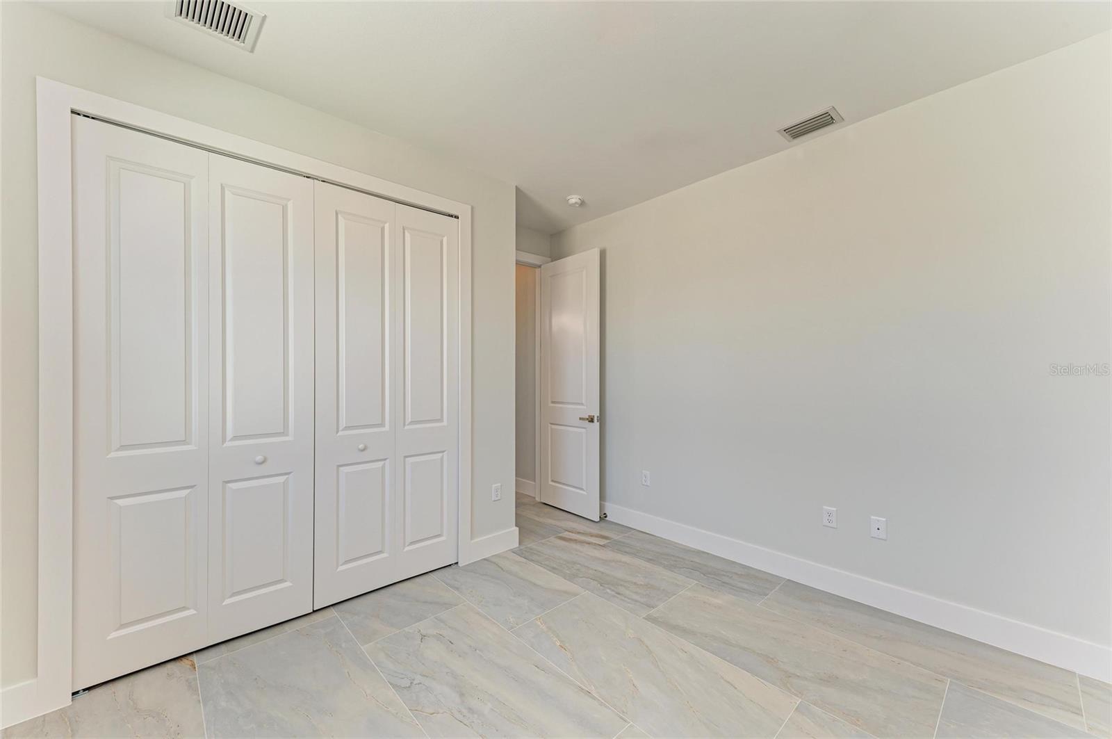 380 HOLLY RD