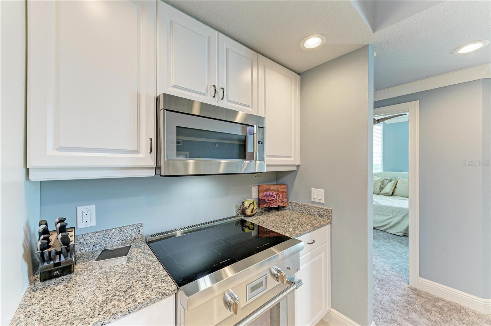 800 N TAMIAMI TRL #1010
