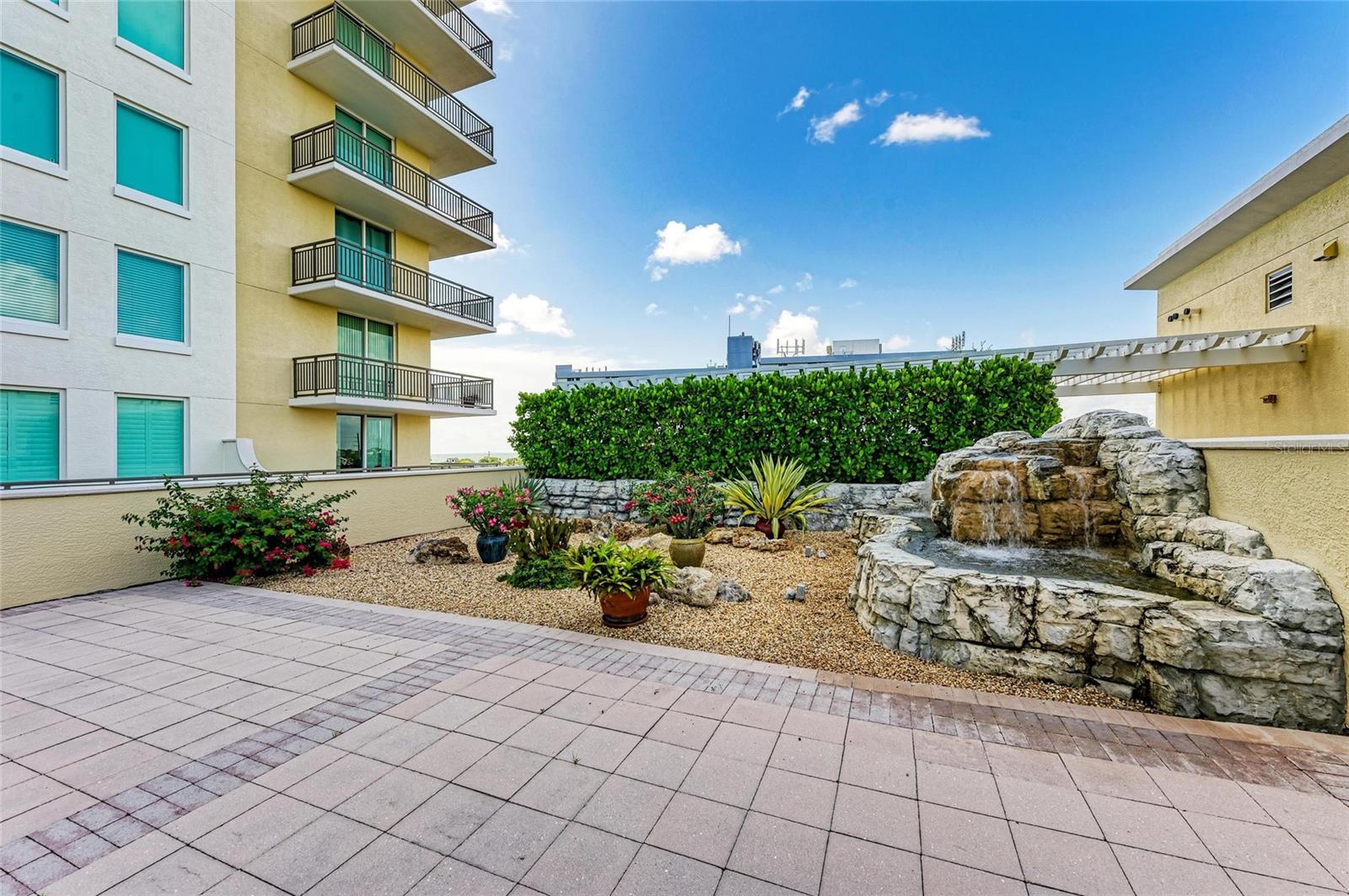 800 N TAMIAMI TRL #1010