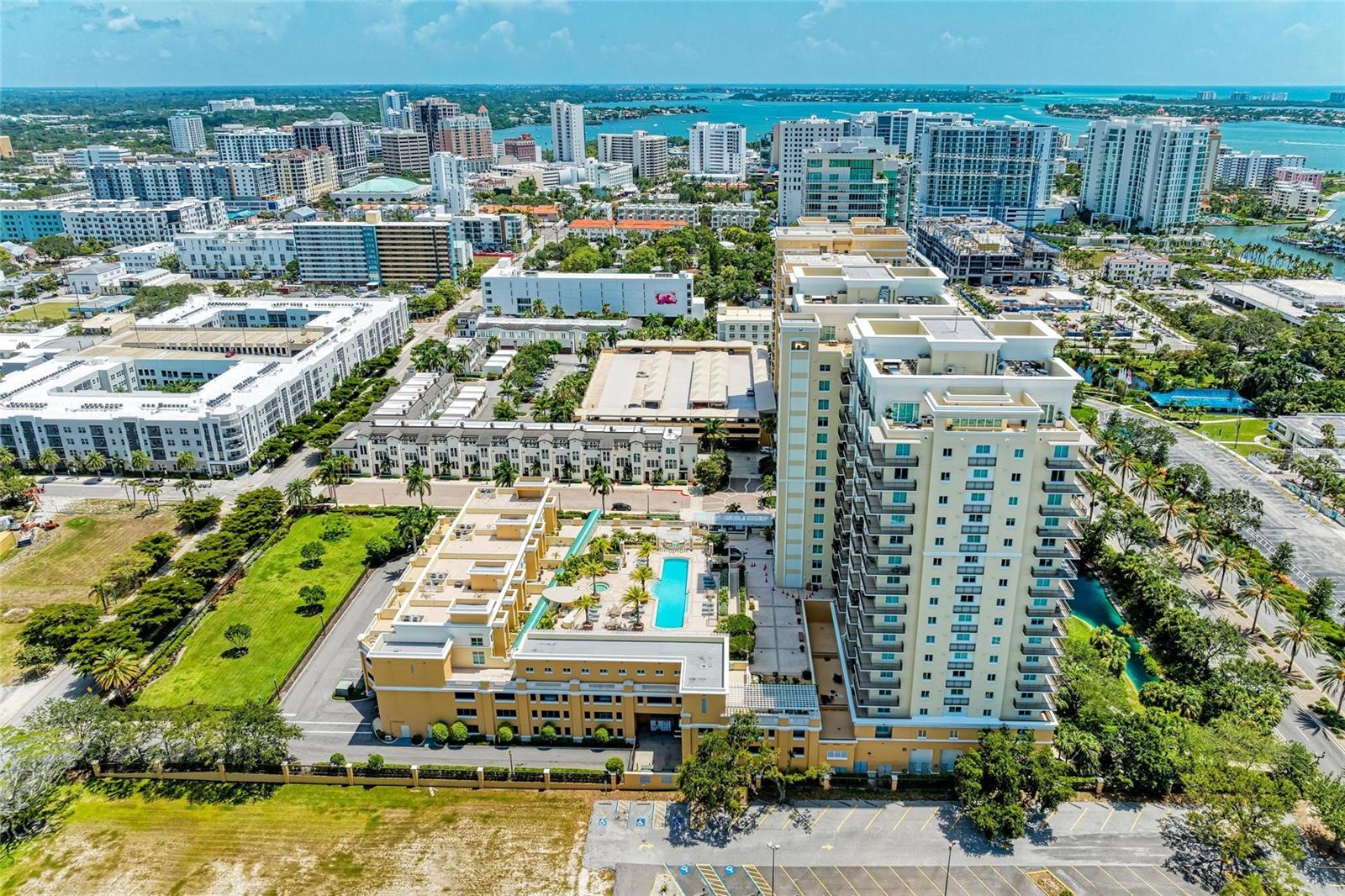 800 N TAMIAMI TRL #1010
