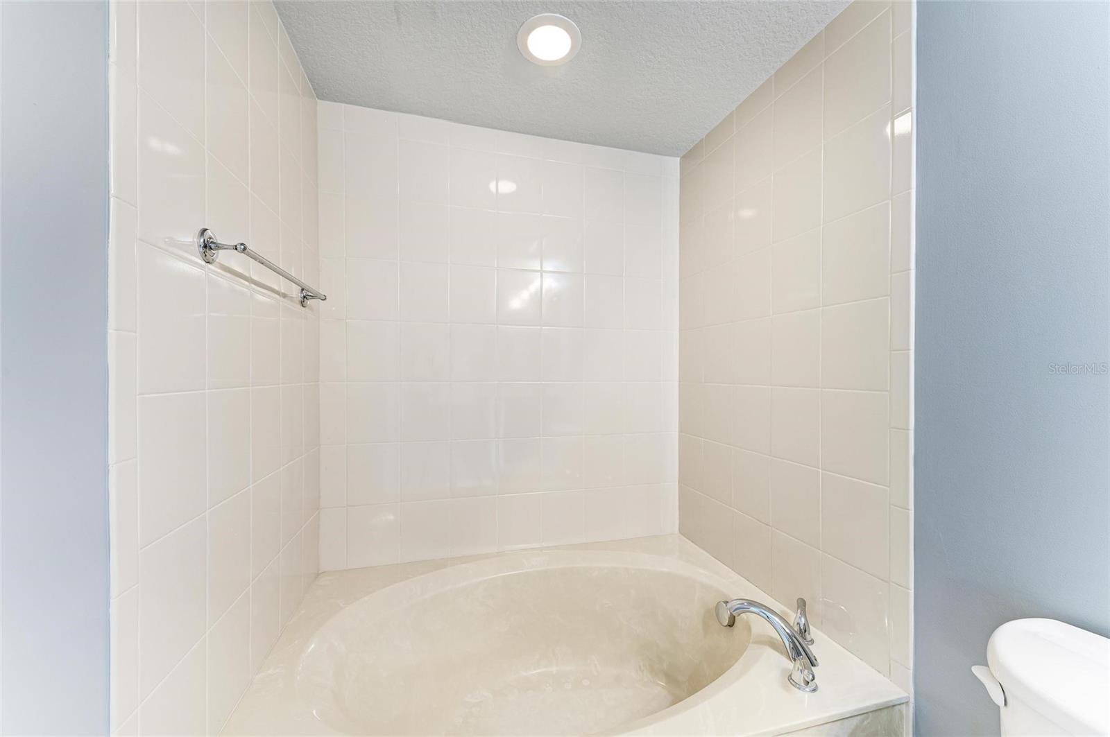 800 N TAMIAMI TRL #1010