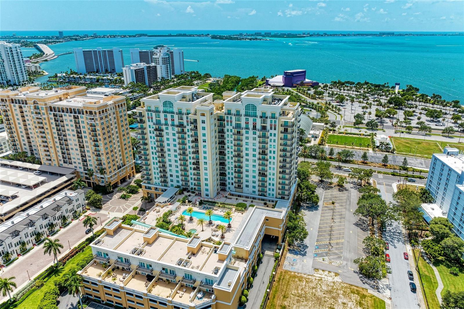 800 N TAMIAMI TRL #1010