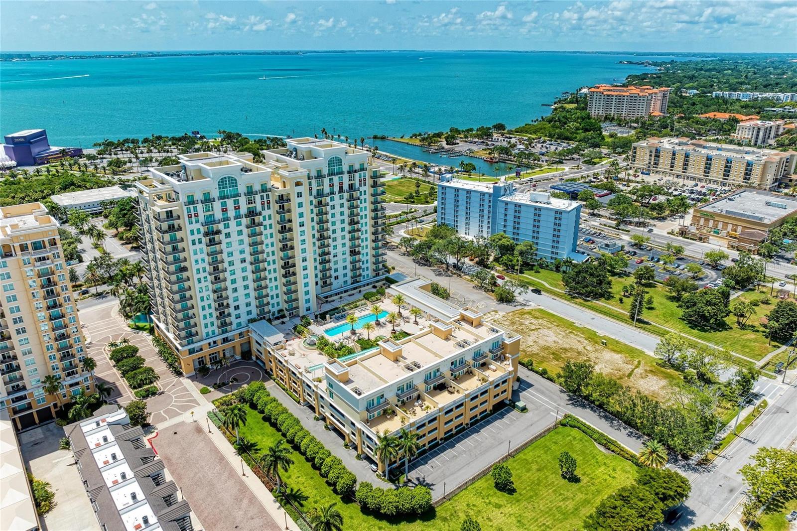 800 N TAMIAMI TRL #1010