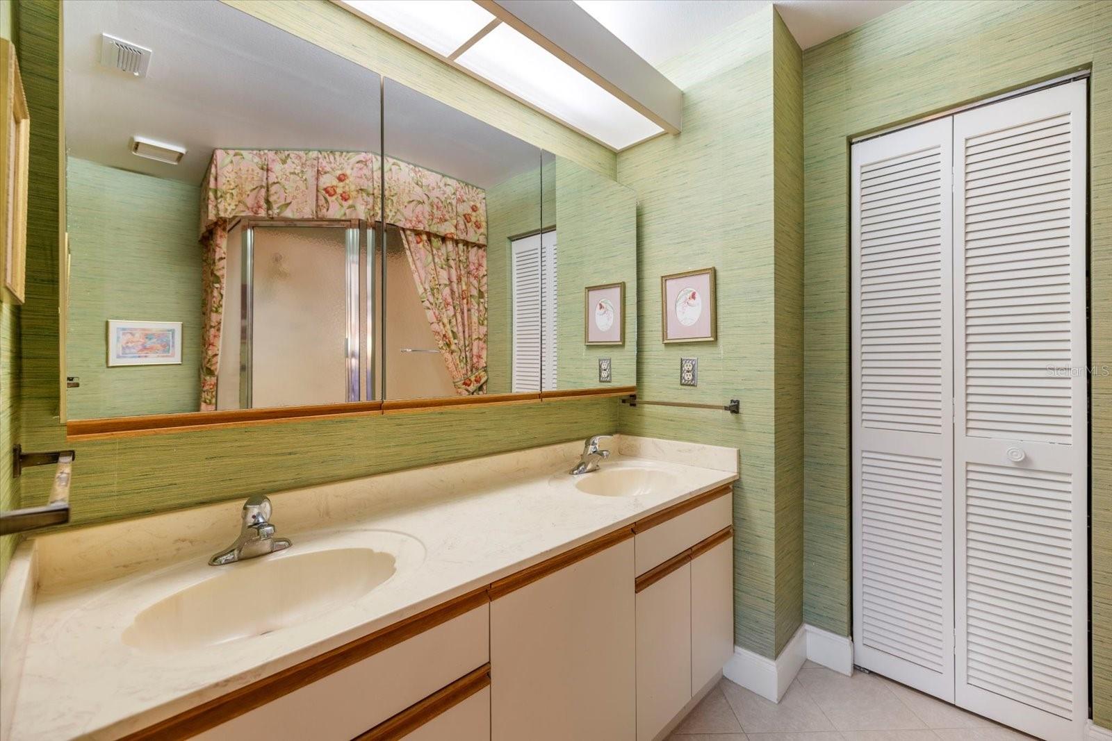 462 OAK HILL CIR #5
