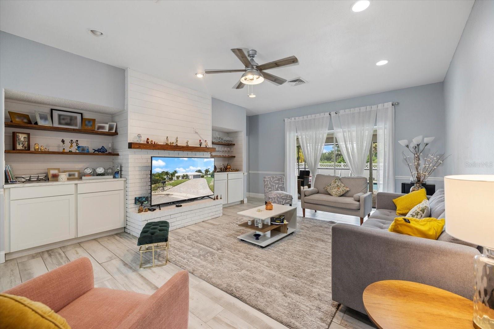 4762 MEREDITH LN
