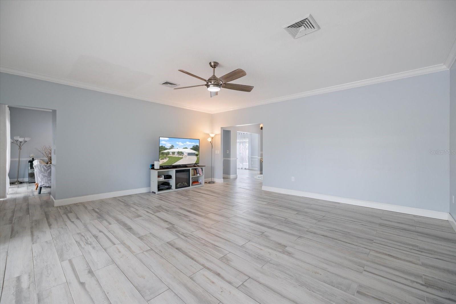 4762 MEREDITH LN